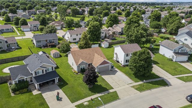 804 SE Dovetail Road, Grimes, IA 50111