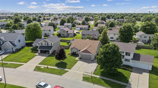 804 SE Dovetail Road, Grimes, IA 50111
