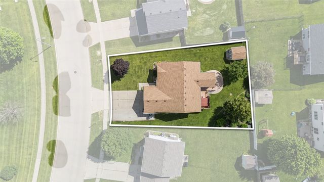 804 SE Dovetail Road, Grimes, IA 50111