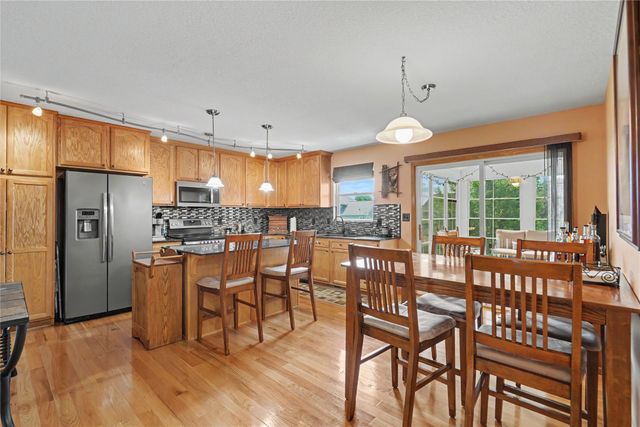 804 SE Dovetail Road, Grimes, IA 50111