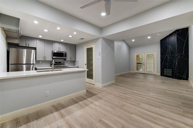 11711 Memorial Drive 534, Houston, TX 77024