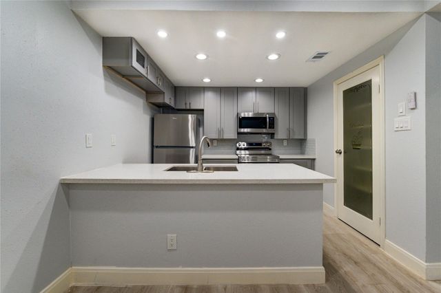 11711 Memorial Drive 534, Houston, TX 77024