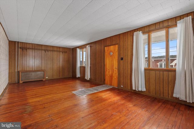 501 VALLEY RD, Tamaqua, PA 18252