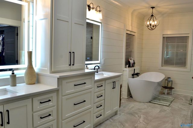 136 Eliza Lane, Guntersville, AL 35976