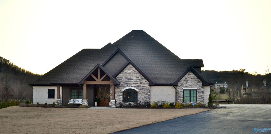 136 Eliza Lane, Guntersville, AL 35976