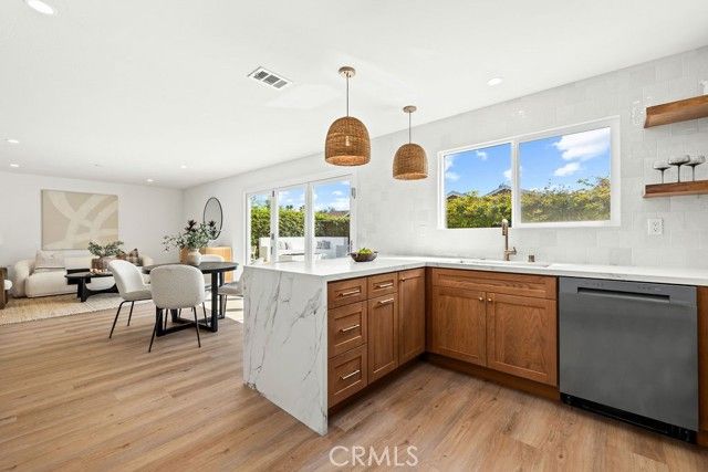 937 Carnation, Costa Mesa, CA 92626