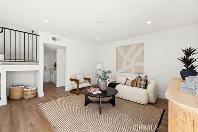 937 Carnation, Costa Mesa, CA 92626