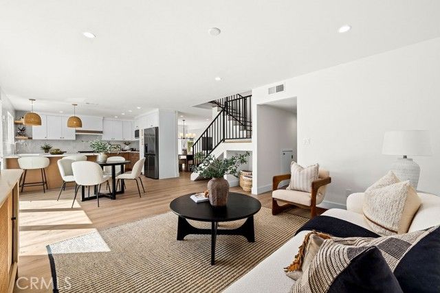 937 Carnation, Costa Mesa, CA 92626