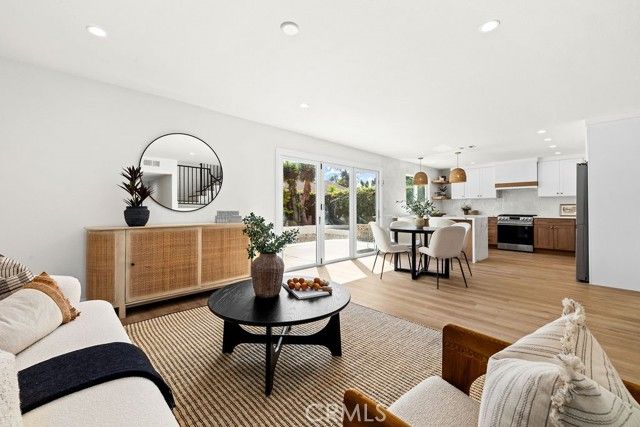 937 Carnation, Costa Mesa, CA 92626