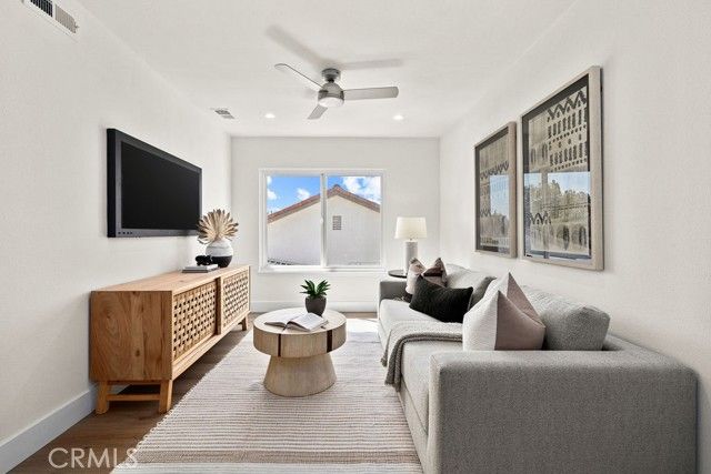 937 Carnation, Costa Mesa, CA 92626