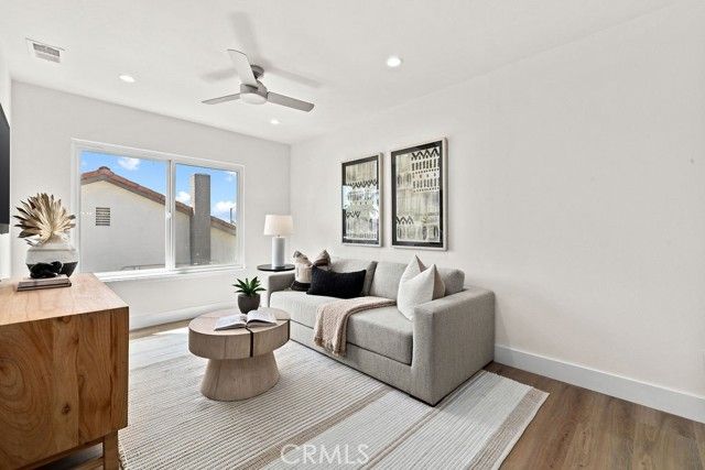 937 Carnation, Costa Mesa, CA 92626