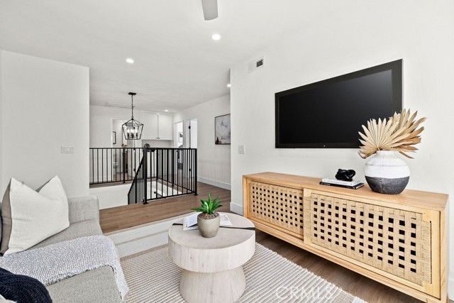 937 Carnation, Costa Mesa, CA 92626