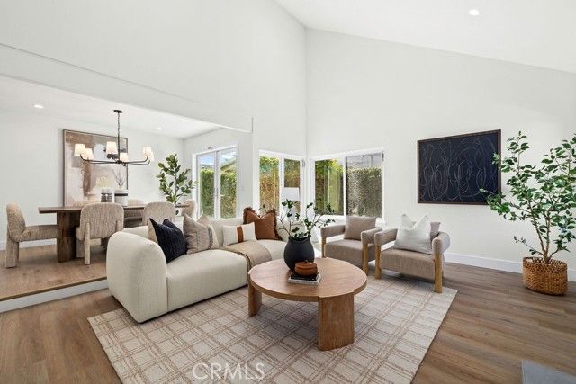 937 Carnation, Costa Mesa, CA 92626