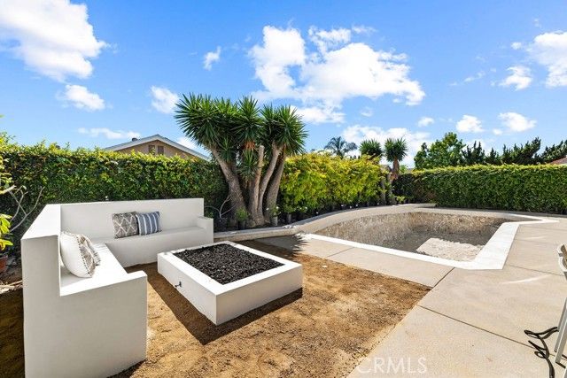 937 Carnation, Costa Mesa, CA 92626