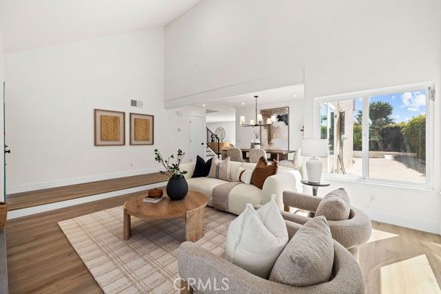 937 Carnation, Costa Mesa, CA 92626