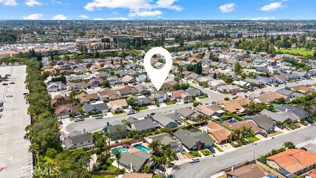 937 Carnation, Costa Mesa, CA 92626