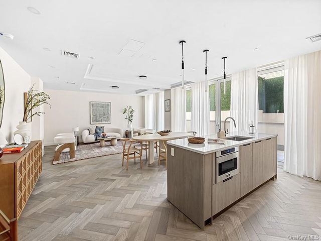 78-29 Austin Street TH4, Forest Hills, NY 11375