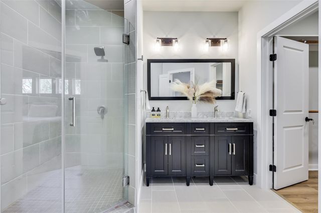 18322 Lake Oaks DR, Jonestown, TX 78645