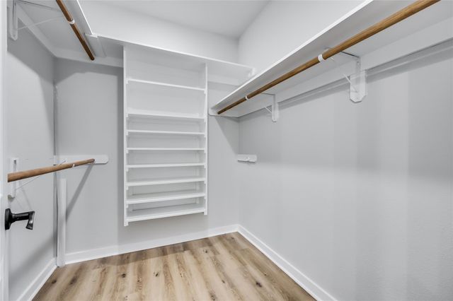 18322 Lake Oaks DR, Jonestown, TX 78645