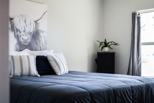 18322 Lake Oaks DR, Jonestown, TX 78645