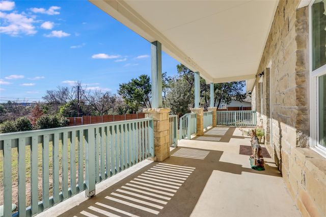 18322 Lake Oaks DR, Jonestown, TX 78645