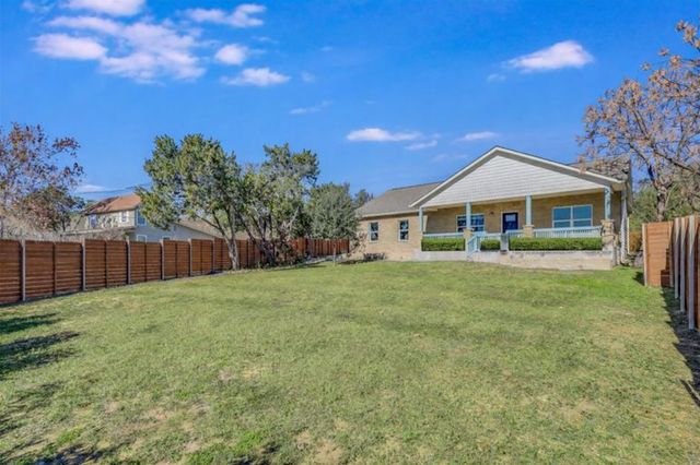 18322 Lake Oaks DR, Jonestown, TX 78645