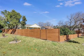 18322 Lake Oaks DR, Jonestown, TX 78645