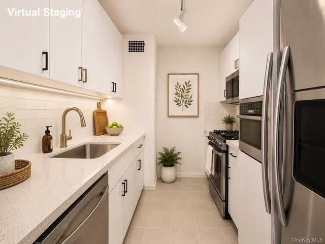 15038 Union Turnpike 8M, Flushing, NY 11367
