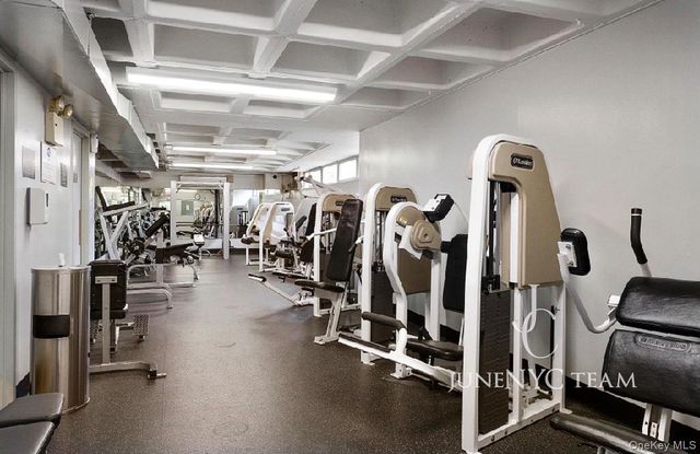 15038 Union Turnpike 8M, Flushing, NY 11367
