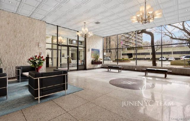 15038 Union Turnpike 8M, Flushing, NY 11367
