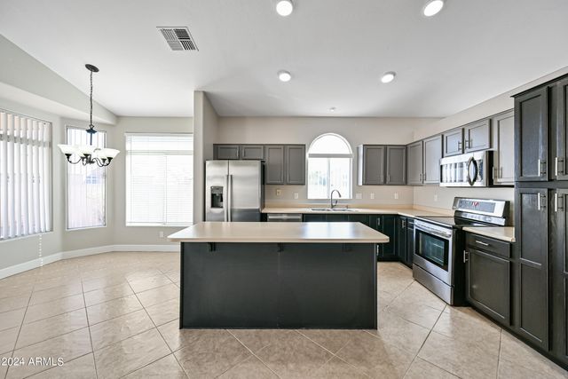 2463 N 138th Avenue, Goodyear, AZ 85395