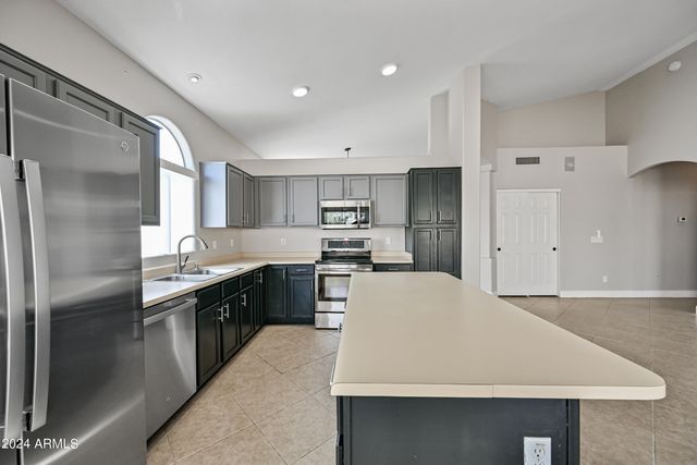 2463 N 138th Avenue, Goodyear, AZ 85395