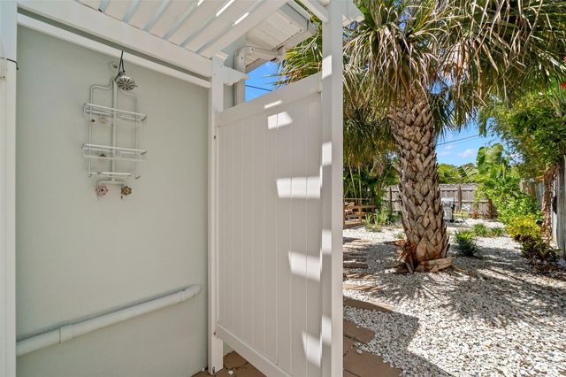 517 79TH AVENUE, St Pete Beach, FL 33706