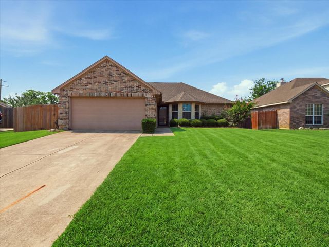 729 Countryside Drive, Aubrey, TX 76227