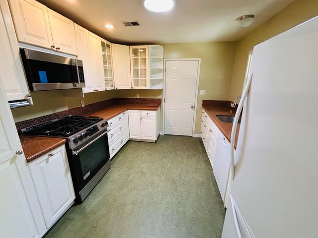 2261 Knight Way, Sacramento, CA 95822