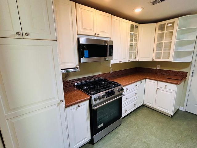 2261 Knight Way, Sacramento, CA 95822