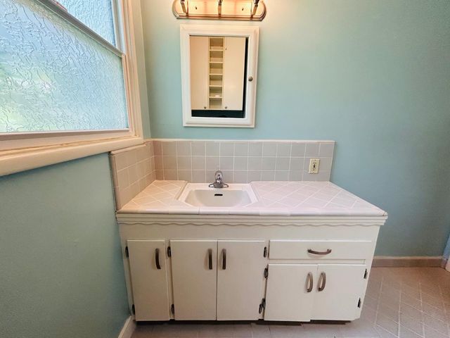 2261 Knight Way, Sacramento, CA 95822