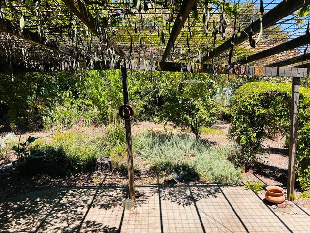 2261 Knight Way, Sacramento, CA 95822