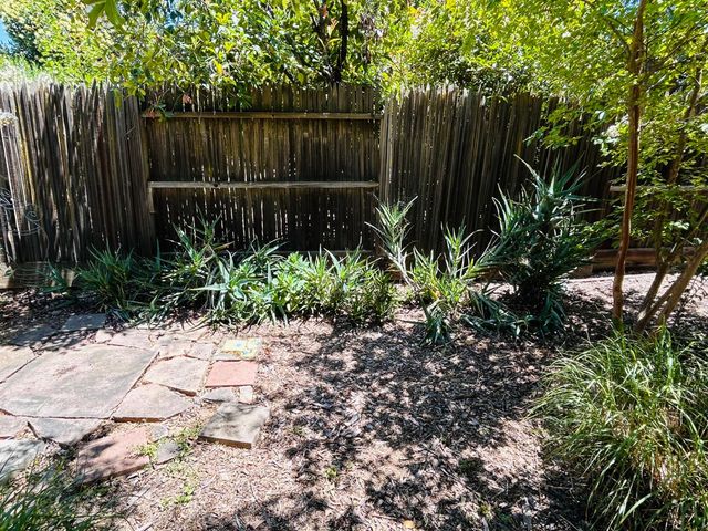 2261 Knight Way, Sacramento, CA 95822