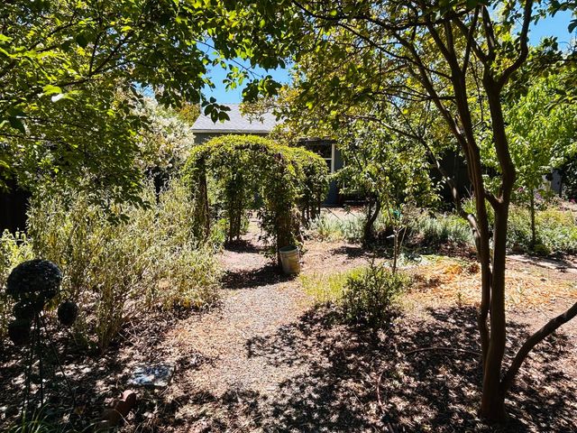 2261 Knight Way, Sacramento, CA 95822