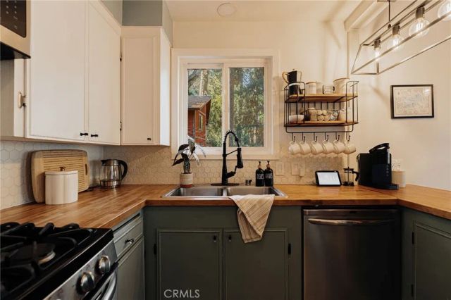 700 Community, Lake Arrowhead, CA 92352
