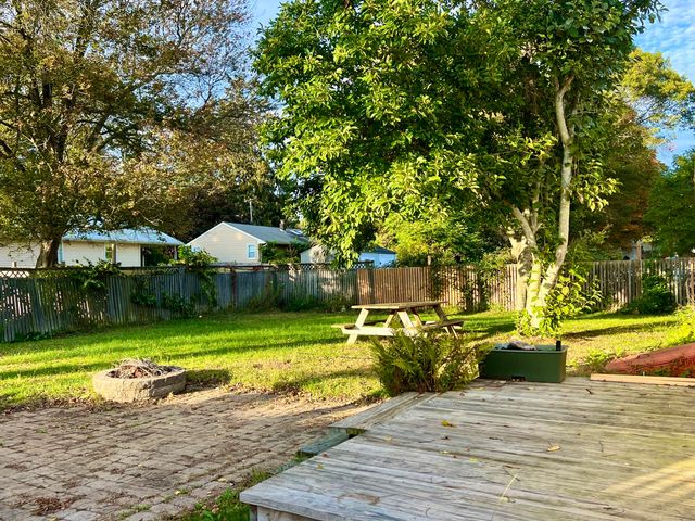 5 Sunrise Avenue, Old Saybrook, CT 06475