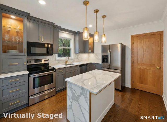 5 Sunrise Avenue, Old Saybrook, CT 06475