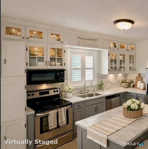 5 Sunrise Avenue, Old Saybrook, CT 06475