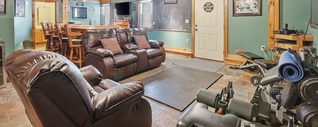 85 Millbury Road, Oxford, MA 01540