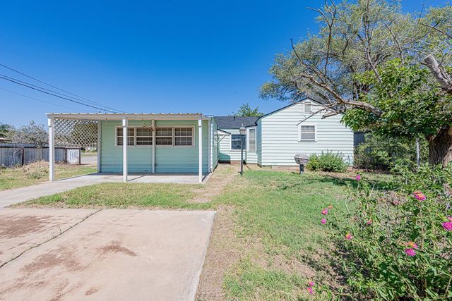 411 W 1st St, Stanton, TX 79782