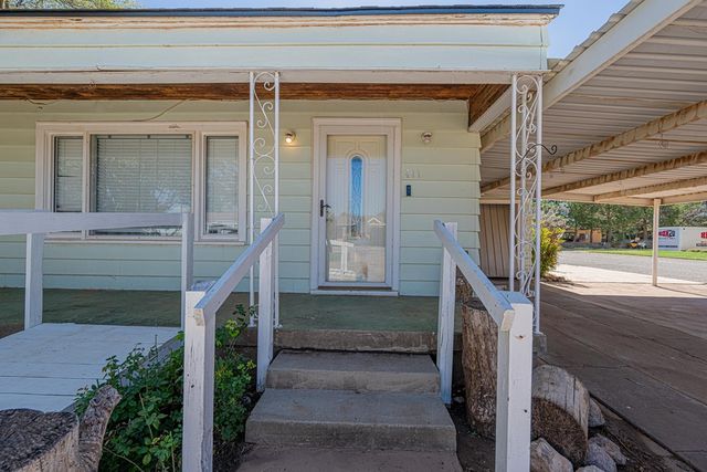 411 W 1st St, Stanton, TX 79782