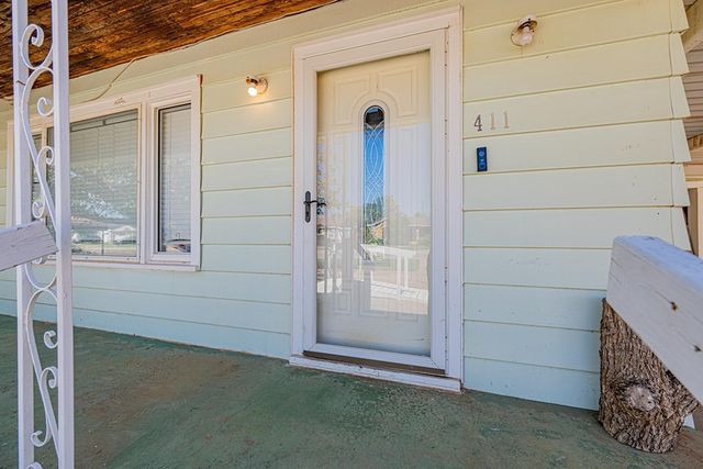 411 W 1st St, Stanton, TX 79782