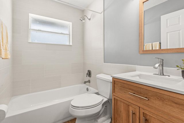 16304 68th Street N, Loxahatchee, FL 33470