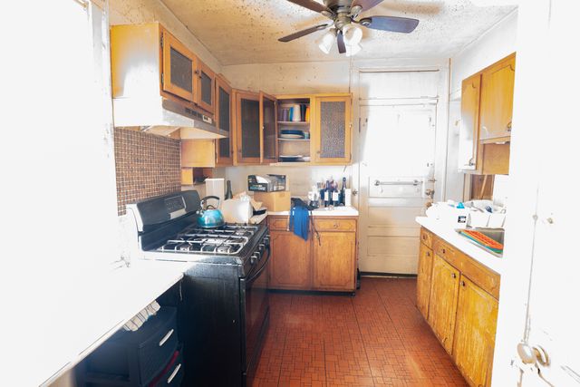 8014 S Perry Avenue, Chicago, IL 60620